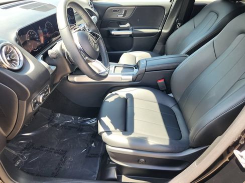 Used 2024 Mercedes-Benz GLB 250 image 9