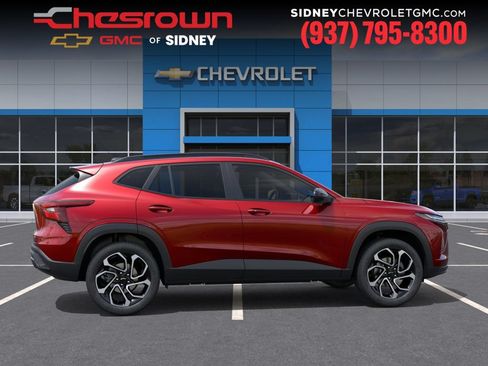 New 2026 Chevrolet Trax RS w/ Sunroof Package FWD image 5