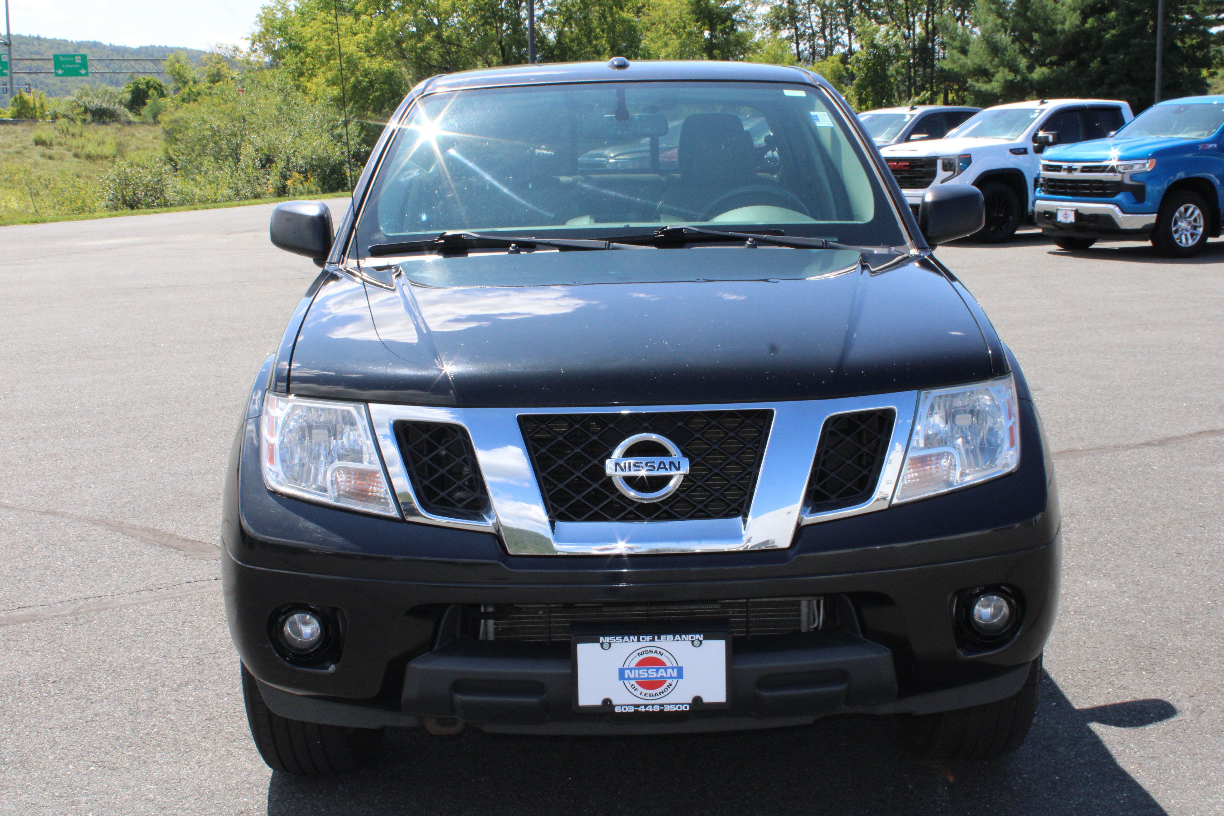 Used 2017 Nissan Frontier SV w/ SV Value Truck Package AWD/4WD image 12