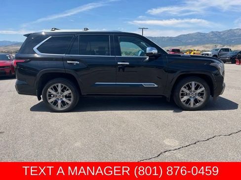 Used 2023 Toyota Sequoia Capstone AWD/4WD image 2