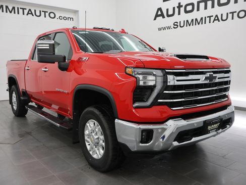Used 2024 Chevrolet Silverado 2500 LTZ w/ LTZ Plus Package AWD/4WD image 2