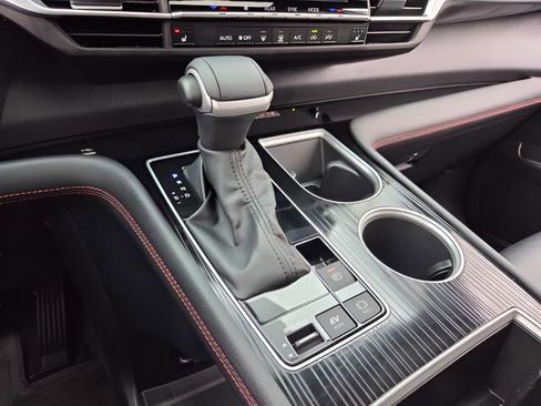 Certified 2025 Toyota Sienna XSE image 19
