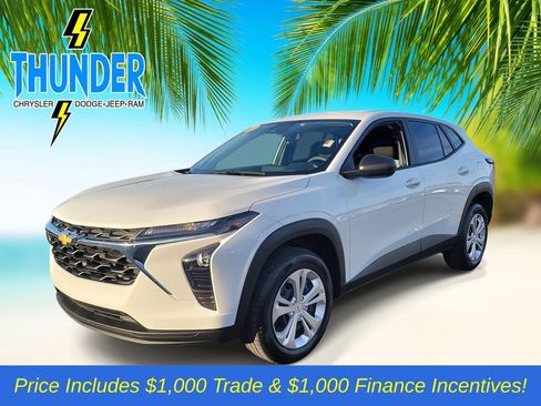 Used 2025 Chevrolet Trax LS image 1