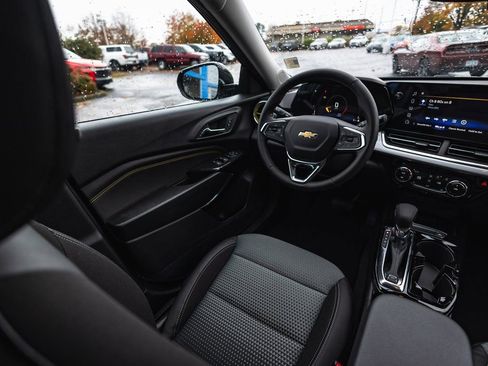 New 2026 Chevrolet Trax LT image 12