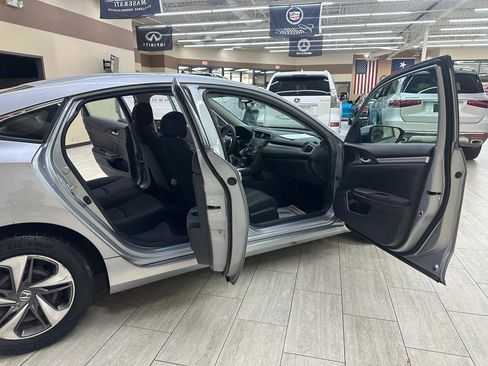 Used 2019 Honda Civic LX image 9