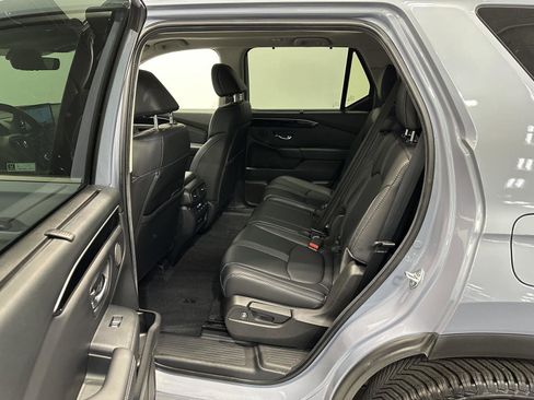 Used 2024 Honda Pilot Touring image 29