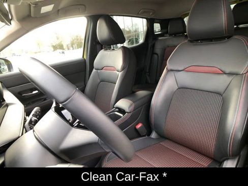 Certified 2025 Nissan Kicks SR image 14