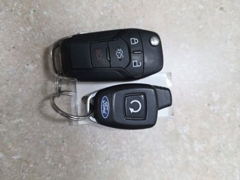 Used 2016 Ford Fusion SE w/ SE Cold Weather Package FWD image 26