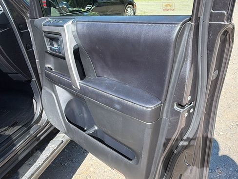 Used 2017 Toyota 4Runner SR5 Premium RWD image 18