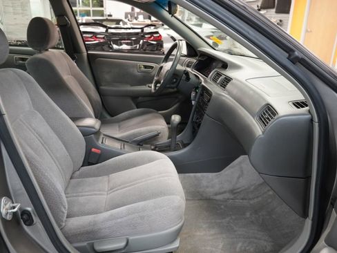 Used 2000 Toyota Camry LE FWD image 30