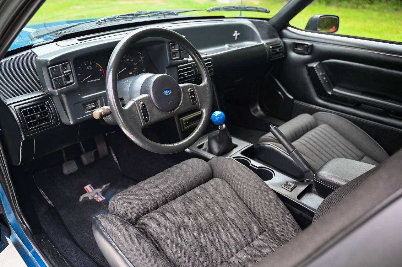 Used 1989 Ford Mustang LX RWD image 4