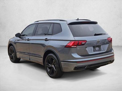 Used 2023 Volkswagen Tiguan SE R-Line image 8