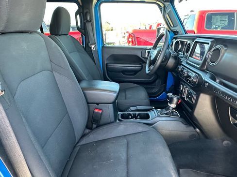 Used 2023 Jeep Wrangler Unlimited AWD/4WD image 15