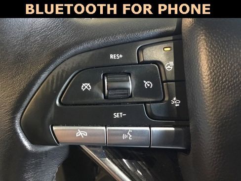 Used 2025 Cadillac XT6 Premium Luxury image 16