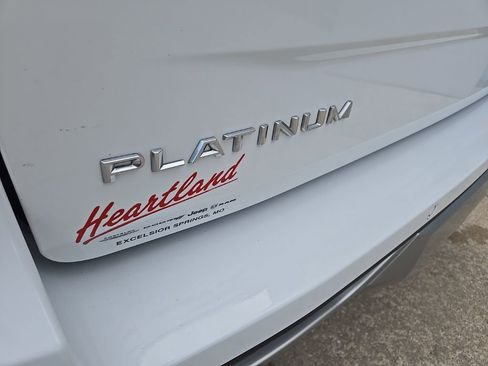 Used 2025 Ford Expedition Platinum AWD/4WD image 23