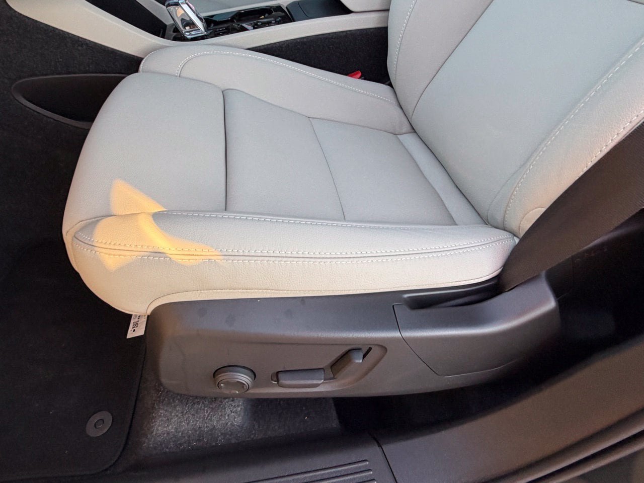 New 2026 Volvo XC40 B5 Plus w/ Climate Package AWD/4WD image 20