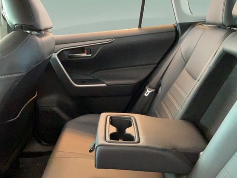 Certified 2021 Toyota RAV4 XLE Premium AWD/4WD image 32