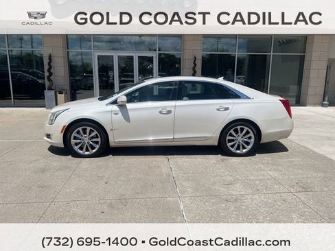 Used 2014 Cadillac XTS Luxury w/ Driver Awareness Package FWD image 2