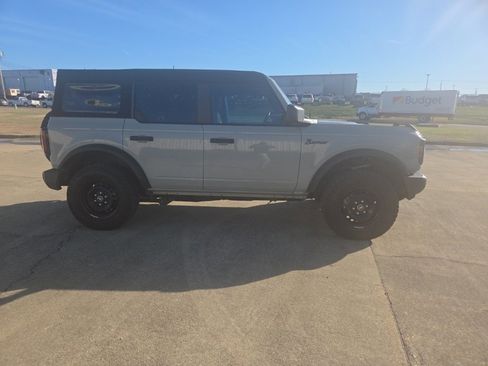 Used 2023 Ford Bronco Big Bend image 11
