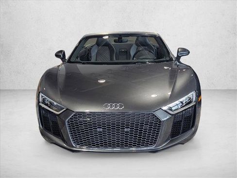 Used 2017 Audi R8 V10 image 2