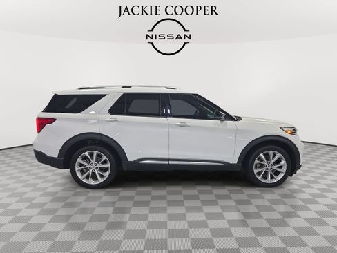 Used 2023 Ford Explorer Platinum w/ Technology Package AWD/4WD image 4