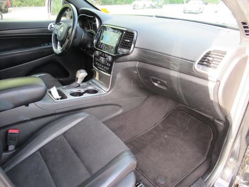 Used 2022 Jeep Grand Cherokee Laredo X image 11