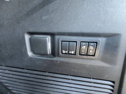 Used 2023 GMC Yukon Denali Ultimate AWD/4WD image 19