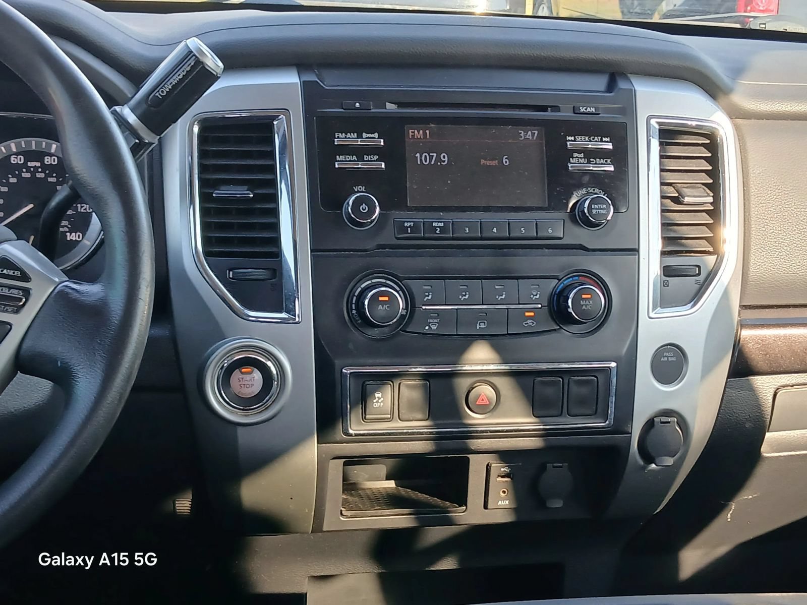 Used 2018 Nissan Titan SV RWD image 28