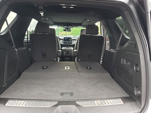 Used 2024 Chevrolet Tahoe RST w/ Luxury Package AWD/4WD image 11