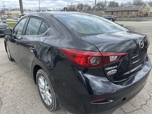 Used 2018 MAZDA MAZDA3 Sport w/ Preferred Equipment Package image 9
