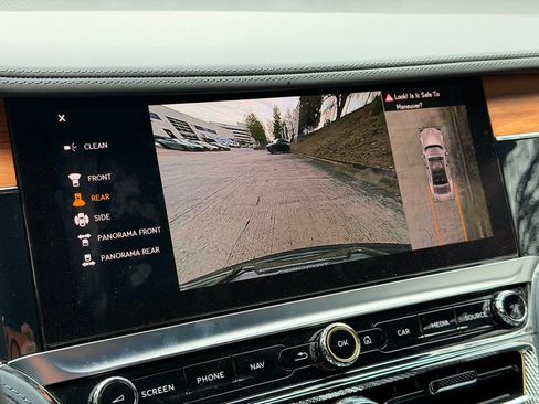 Used 2023 Bentley Flying Spur W12 image 23