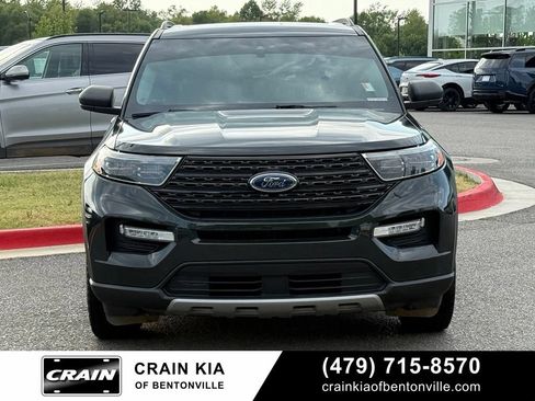 Used 2022 Ford Explorer XLT w/ Equipment Group 202A AWD/4WD image 2