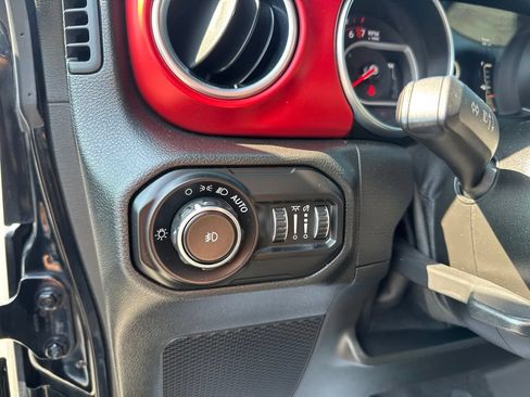 Used 2021 Jeep Wrangler Unlimited Rubicon AWD/4WD image 26