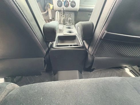 Used 2007 Toyota FJ Cruiser 4WD image 32