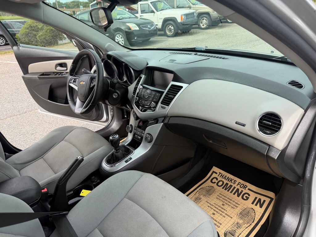 Used 2014 Chevrolet Cruze Eco FWD image 17
