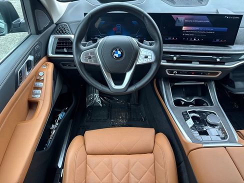 Certified 2024 BMW X7 xDrive40i w/ Premium Package image 18