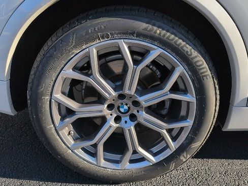 Certified 2023 BMW X7 xDrive40i w/ Premium Package image 9