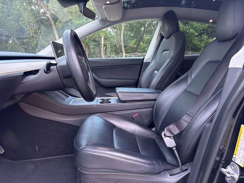 Used 2021 Tesla Model Y Long Range AWD/4WD image 21