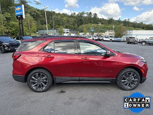 Certified 2022 Chevrolet Equinox RS w/ Infotainment Package image 6