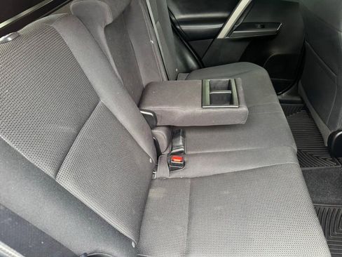 Used 2018 Toyota RAV4 XLE w/ Plus Extra Value Package FWD image 8