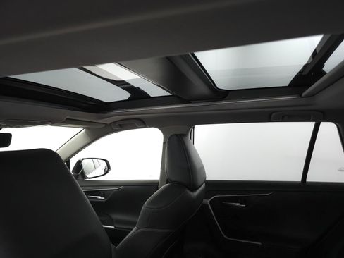 Used 2022 Toyota RAV4 Limited AWD/4WD image 6