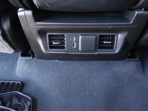 Used 2024 Chevrolet Silverado 1500 LT image 37