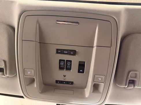 Used 2015 Chevrolet Silverado 2500 LTZ AWD/4WD image 46