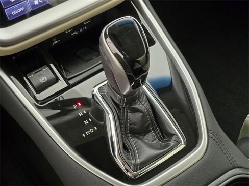 Certified 2020 Subaru Outback Premium image 33