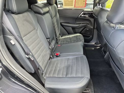Used 2025 Mitsubishi Outlander SE AWD/4WD image 30