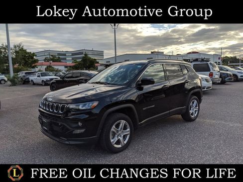 Used 2023 Jeep Compass Latitude w/ Convenience Group image 1