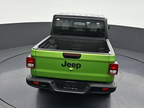 Used 2025 Jeep Gladiator Sport AWD/4WD image 18