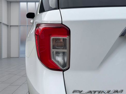 Used 2023 Ford Explorer Platinum w/ Technology Package image 10