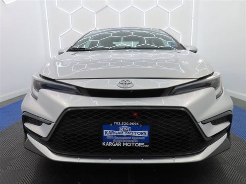 Used 2024 Toyota Corolla SE FWD image 2