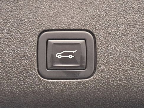 Used 2023 Chevrolet Tahoe LT w/ Luxury Package image 34